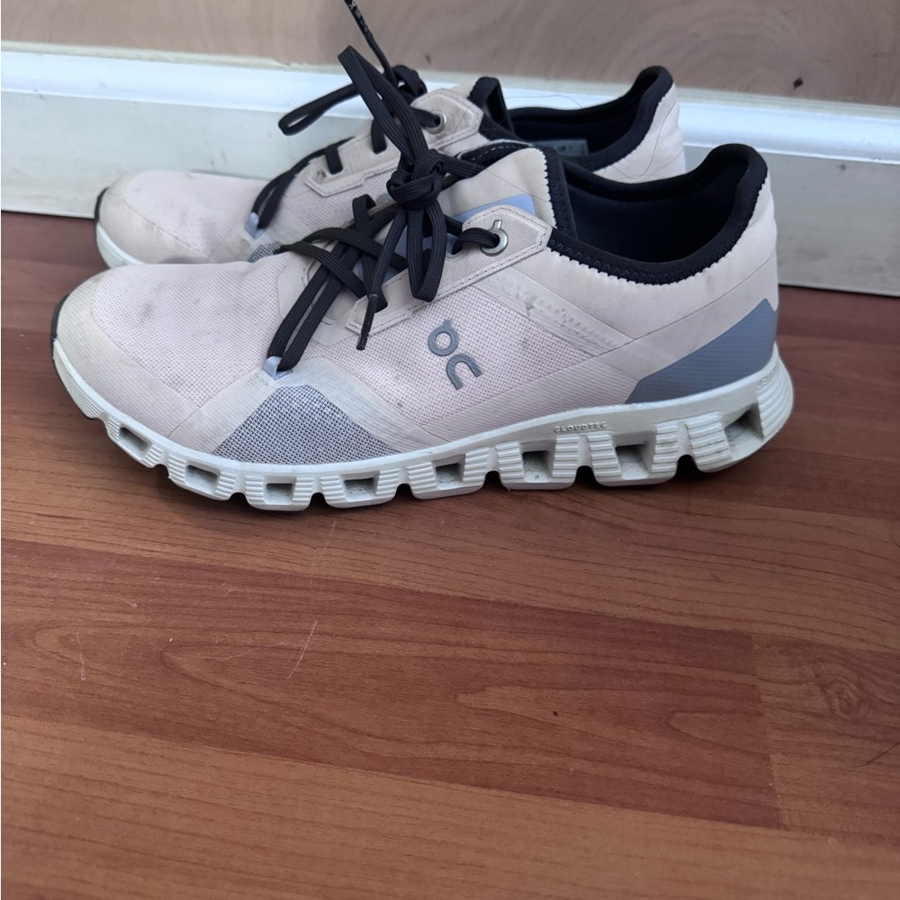 On Running  Sneakers